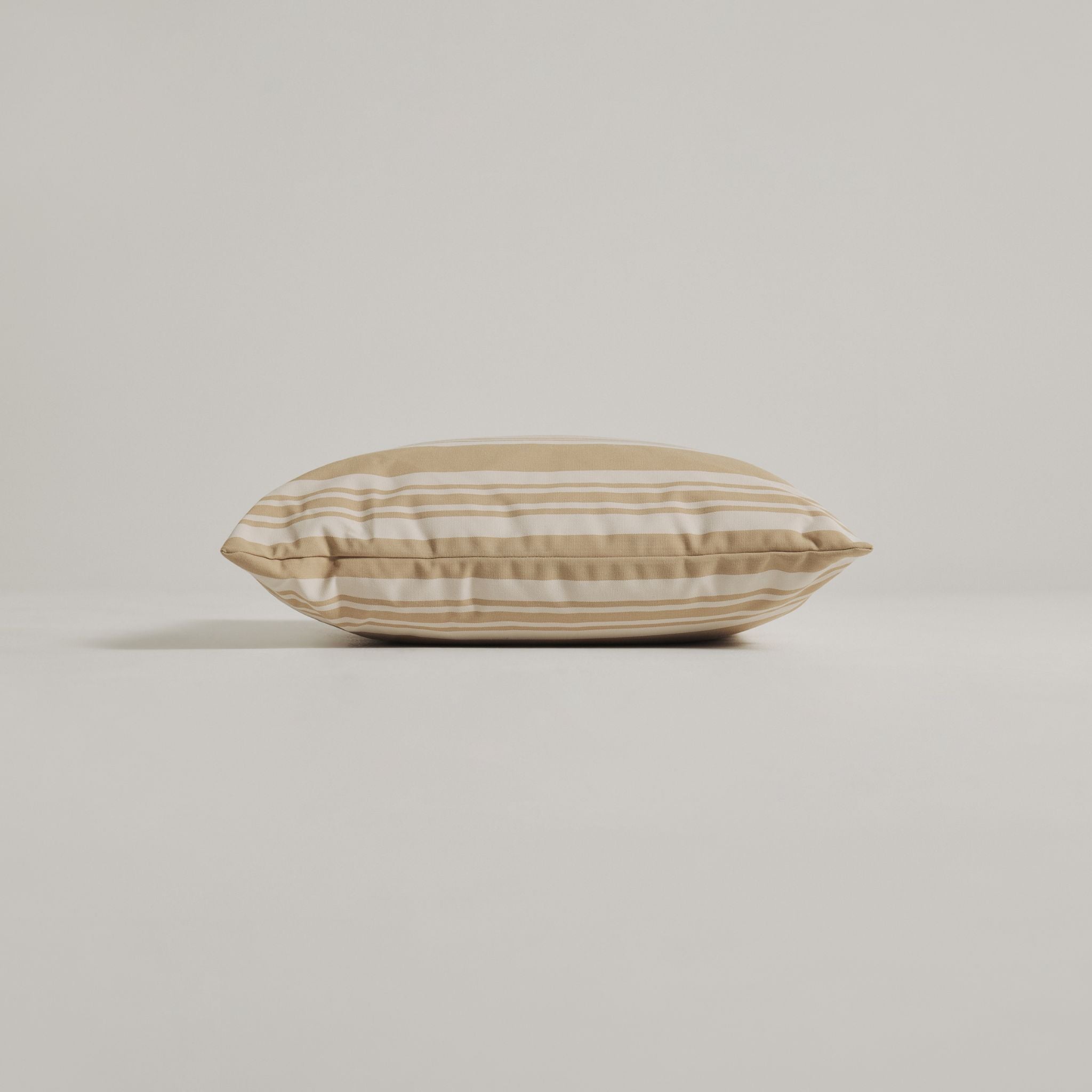 Utekudde 50x50 - Beige/randig