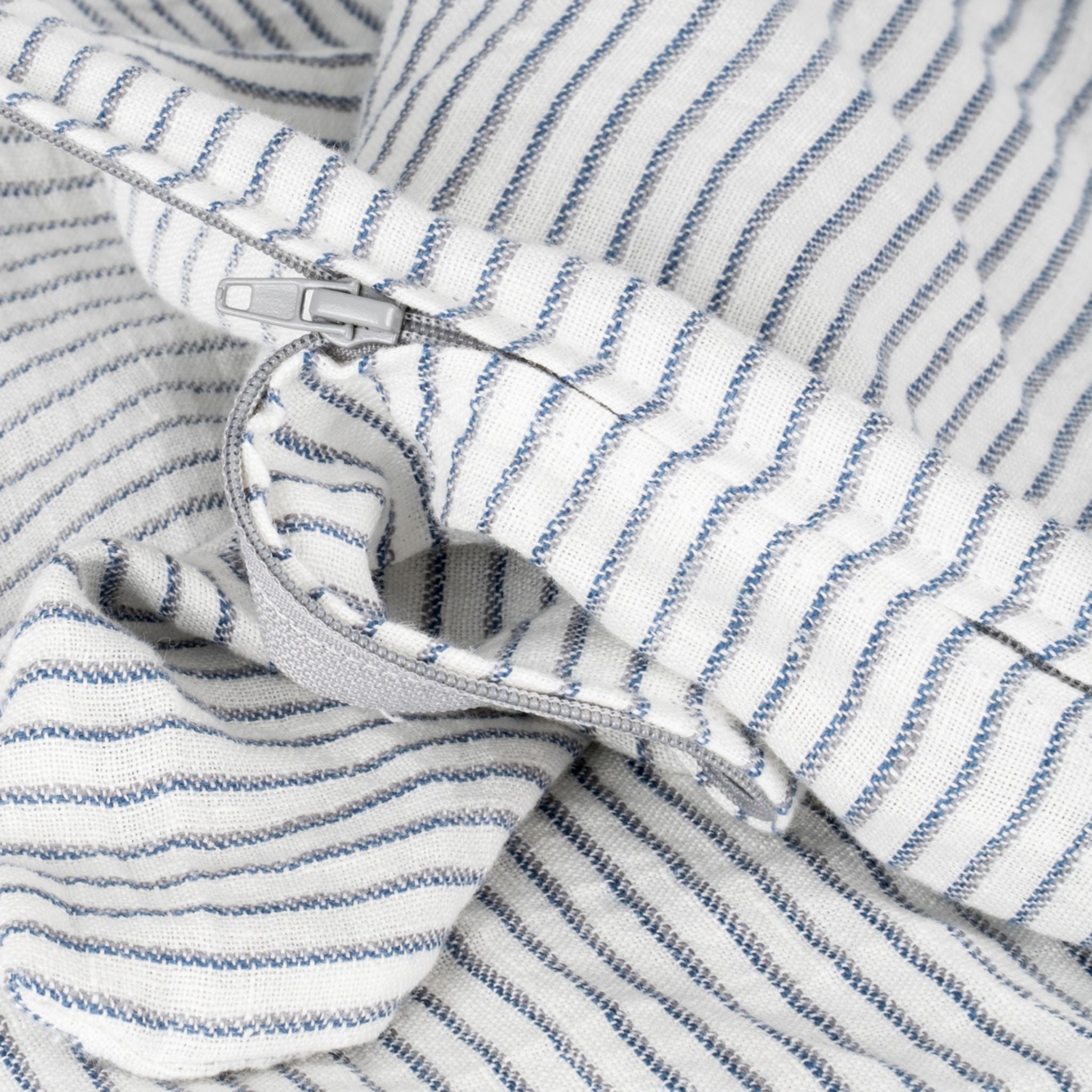 Prydnadskudde i linne - Stripe