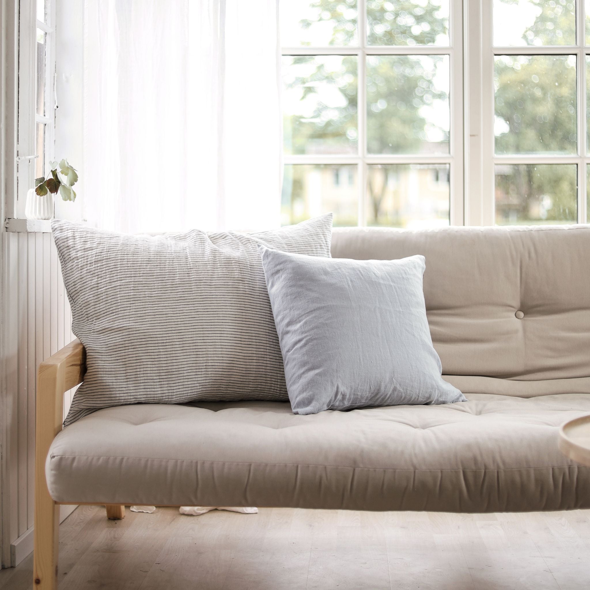 Prydnadskudde i linne - Stripe