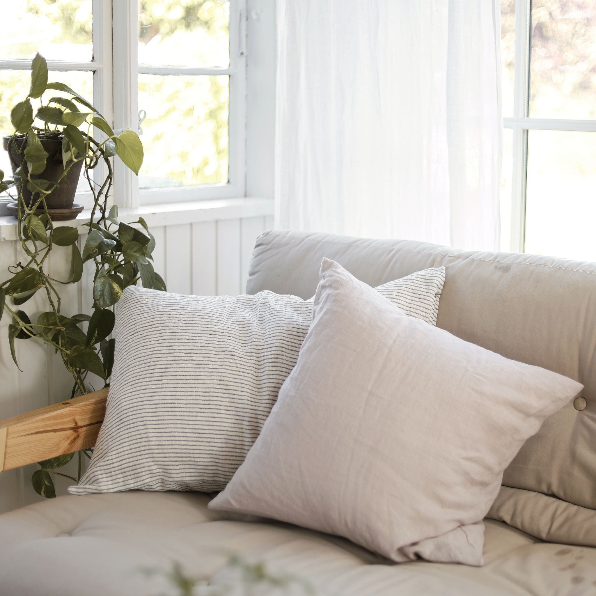 Prydnadskudde i linne - Stripe