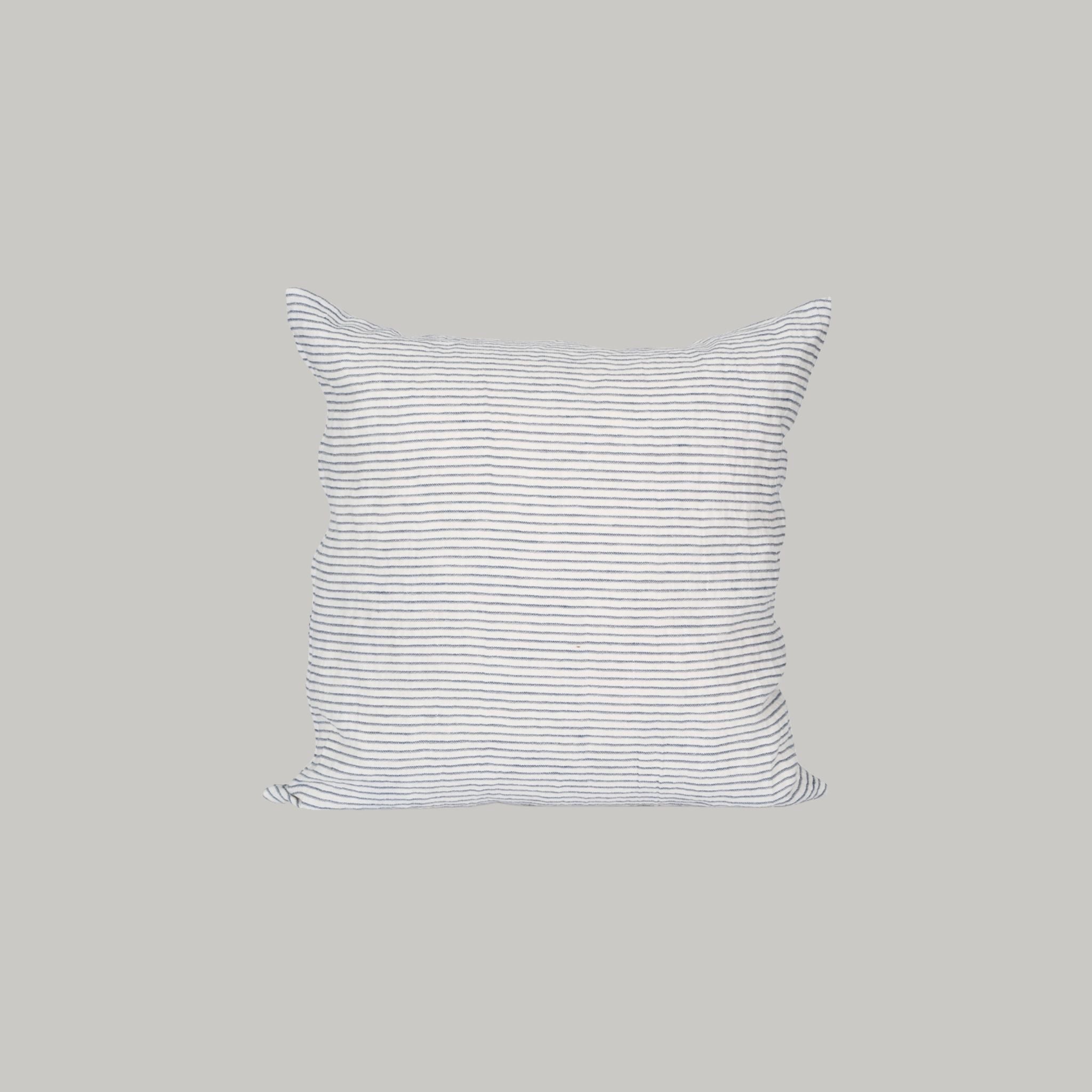 Prydnadskudde i linne - Stripe - 50x50cm