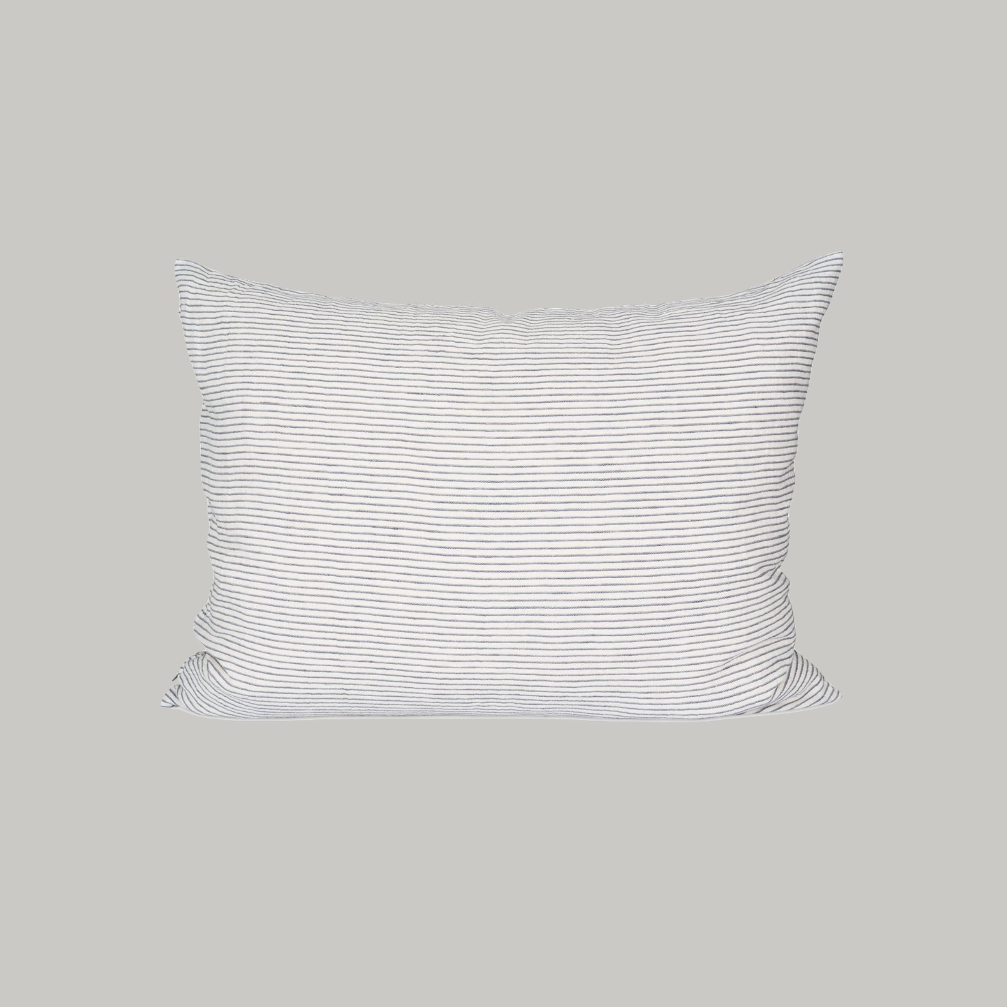 Prydnadskudde i linne - Stripe - 60x80cm
