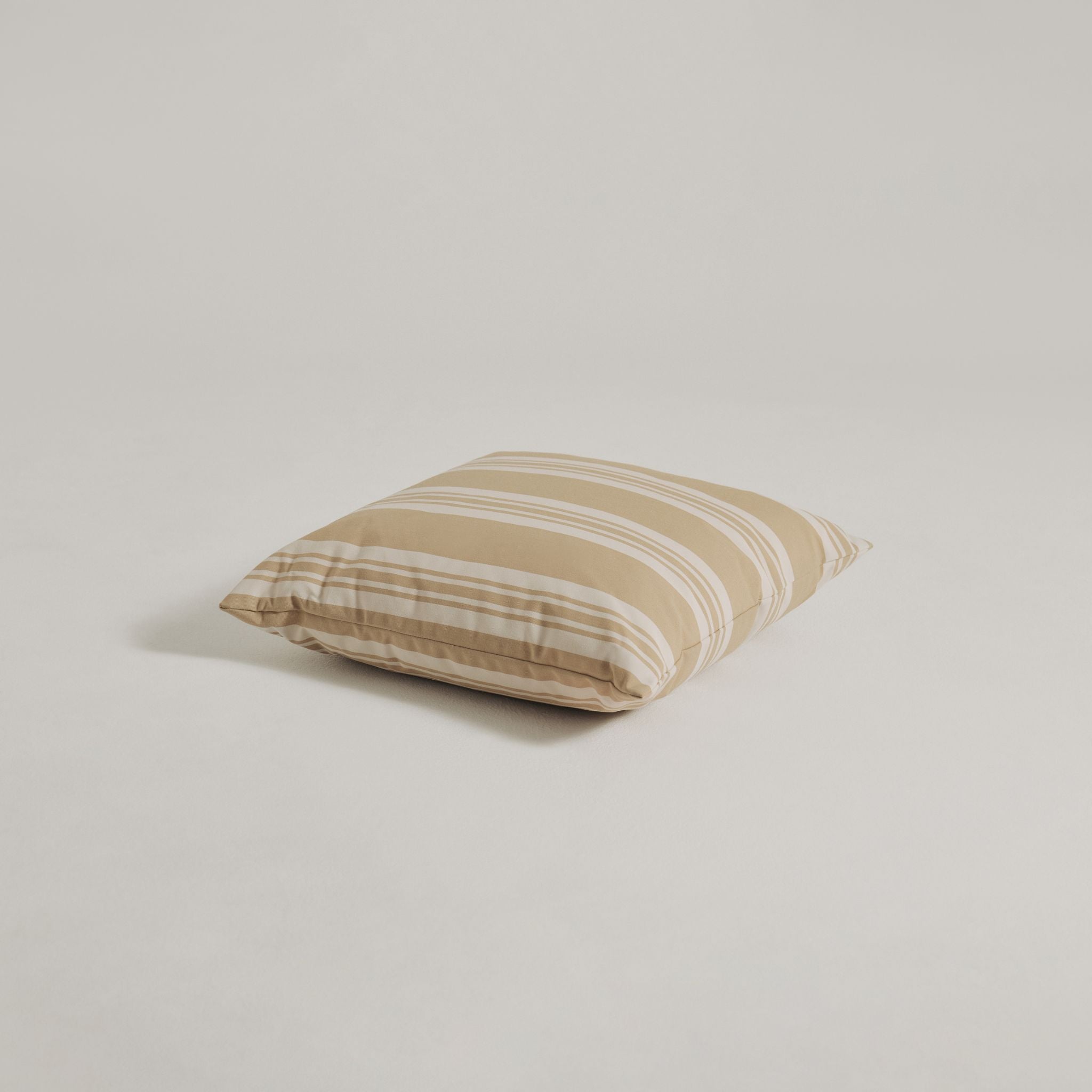 Utekudde 50x50 - Beige/randig
