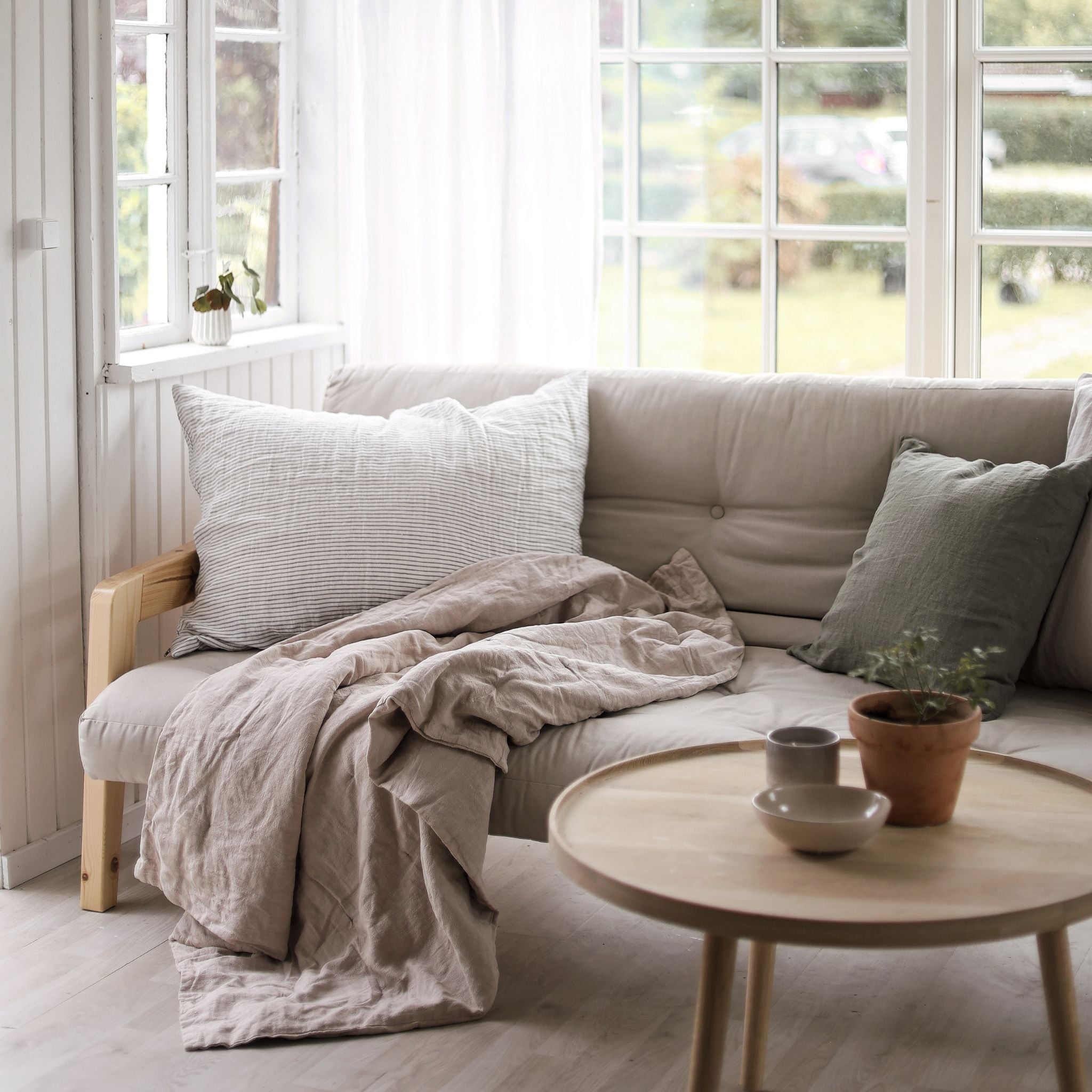 Prydnadskudde i linne - Stripe