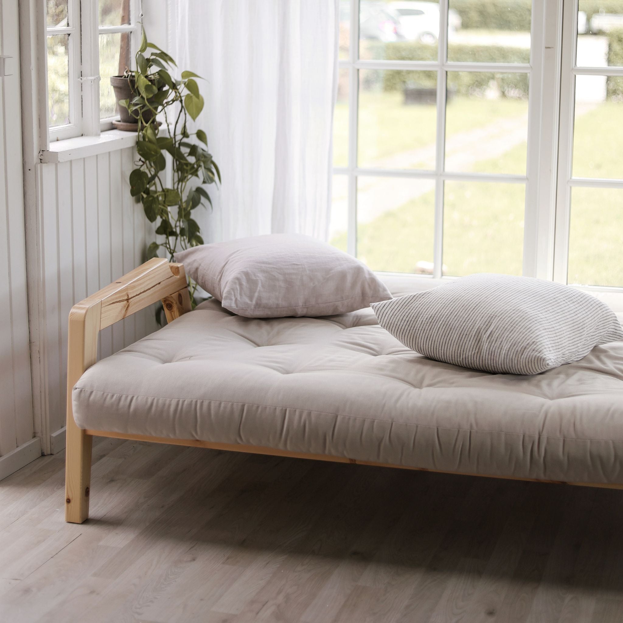 Prydnadskudde i linne - Stripe