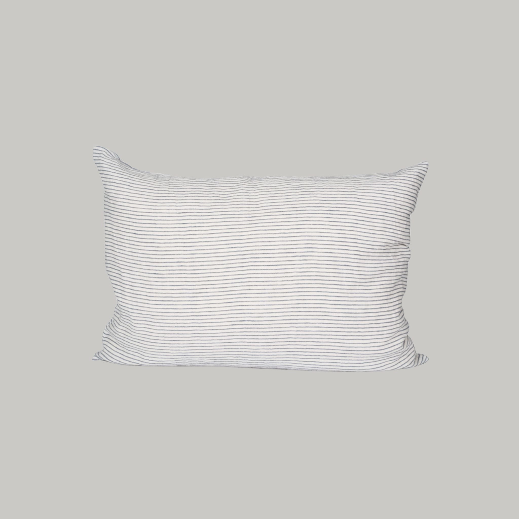 Prydnadskudde i linne - Stripe - 50x70cm